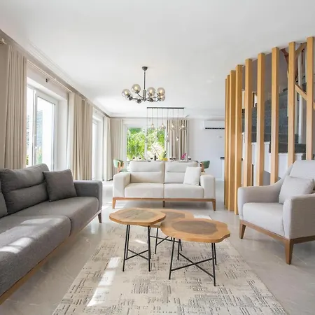 Villa Kalkan Kalamar Koyunda Denize Sifir Oezel Platformlu Elena 2 Kaş