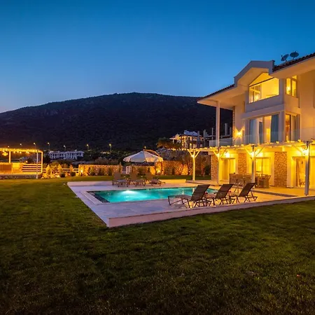 Villa Kalkan Kalamar Koyunda Denize Sifir Oezel Platformlu Elena 2 *