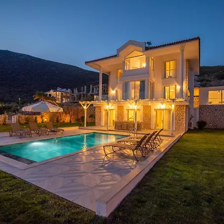Kalkan Kalamar Koyunda Denize Sifir Oezel Platformlu Elena 2 Villa
