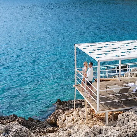 Villa Kalkan Kalamar Koyunda Denize Sifir Oezel Platformlu Elena 2
